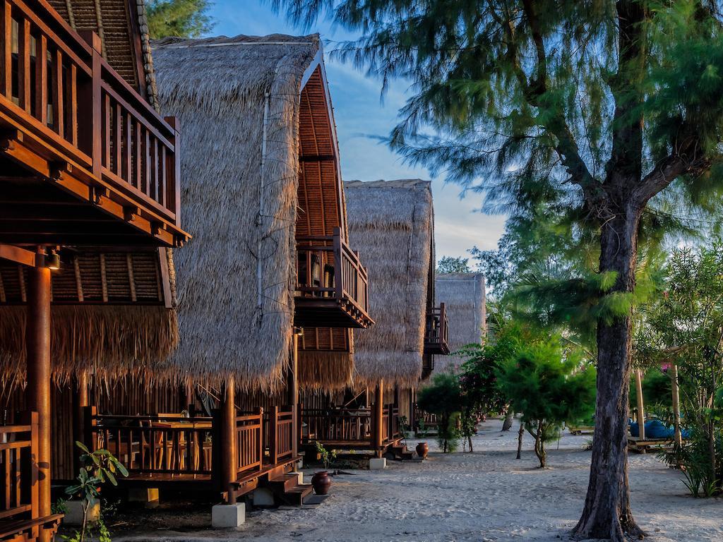 Karma Reef Hotel Gili Trawangan Exterior photo