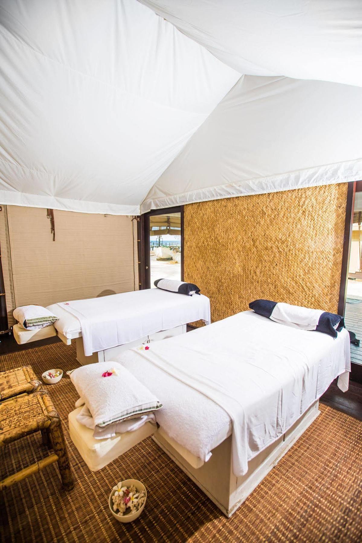 Karma Reef Hotel Gili Trawangan Exterior photo