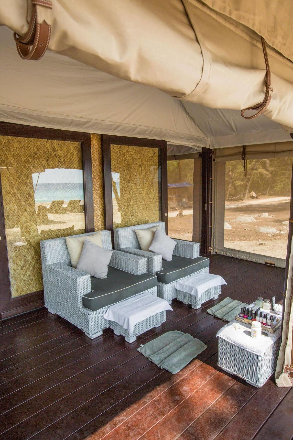 Karma Reef Hotel Gili Trawangan Exterior photo