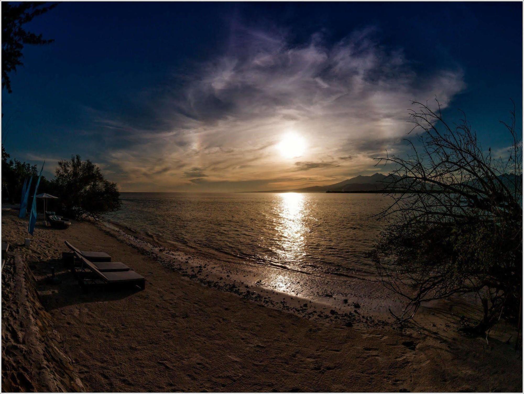 Karma Reef Hotel Gili Trawangan Exterior photo