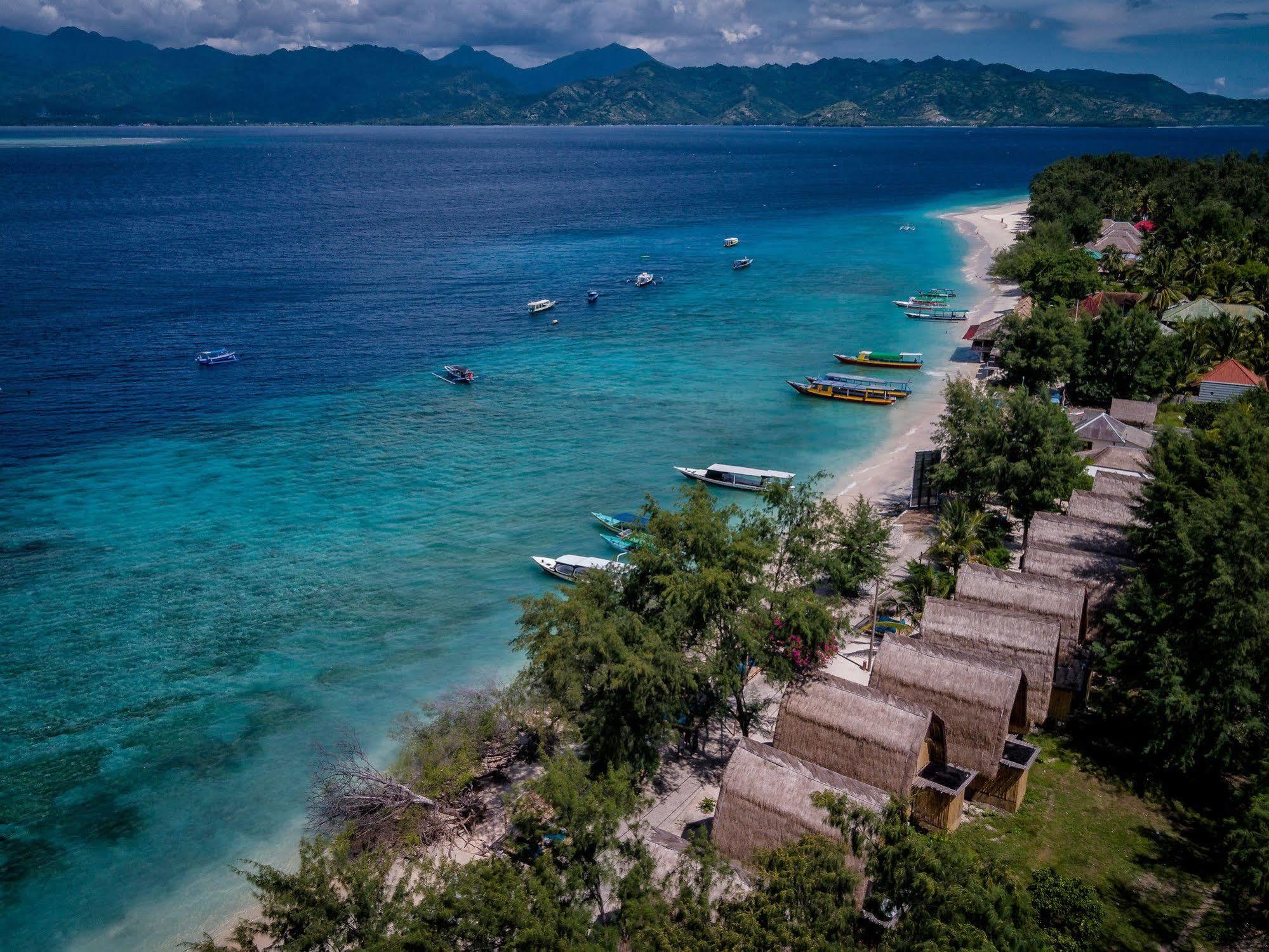 Karma Reef Hotel Gili Trawangan Exterior photo